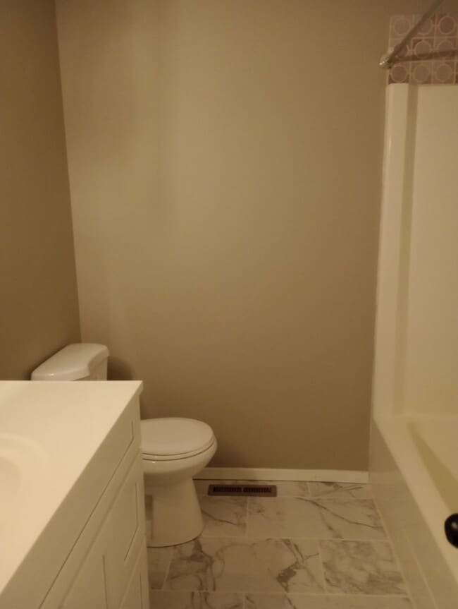 Building Photo - 1321 W 45th St S