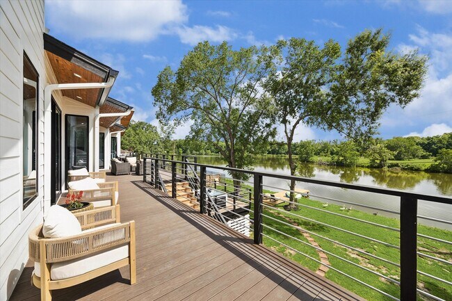 Building Photo - 407 Brook Hollow Dr