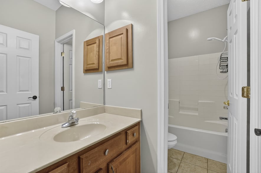 Building Photo - 1601 Majestic View Ln