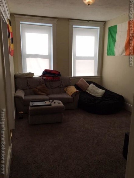 Building Photo - 81 Empire St