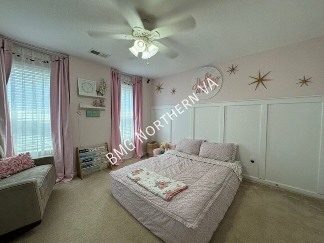 Building Photo - 8930 Kingbird Ct