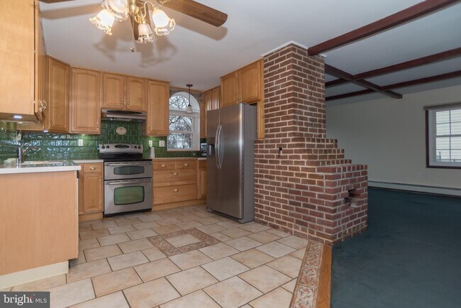 Building Photo - 346 Thornridge Dr