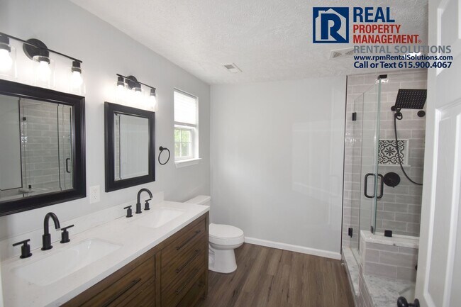 Building Photo - Adorable fenced in 3 bd 2 ba home in Murfr...