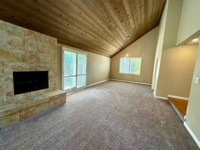 Building Photo - Wonderful 2 story home in Walnut Creek nea...