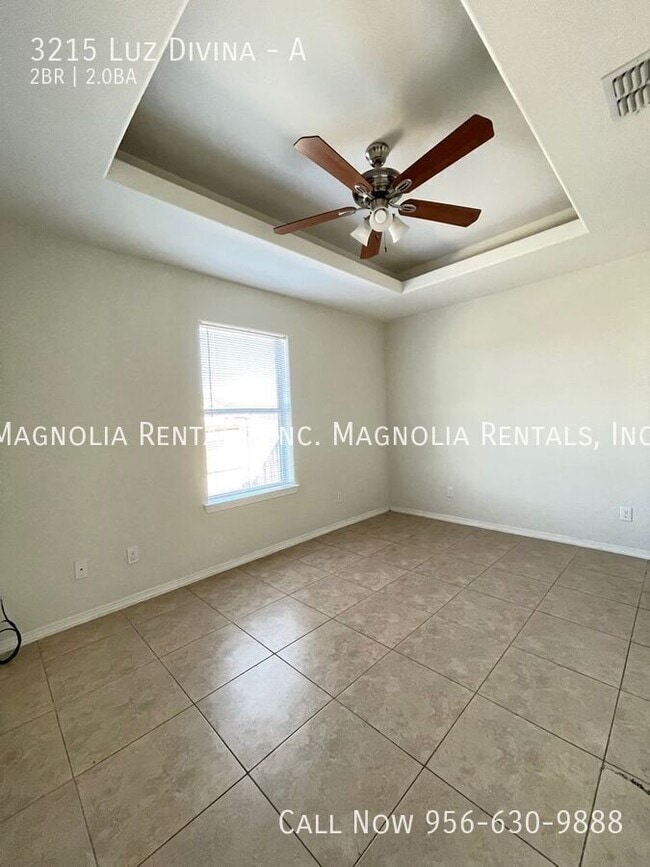 Building Photo - 3215 Luz Divina St