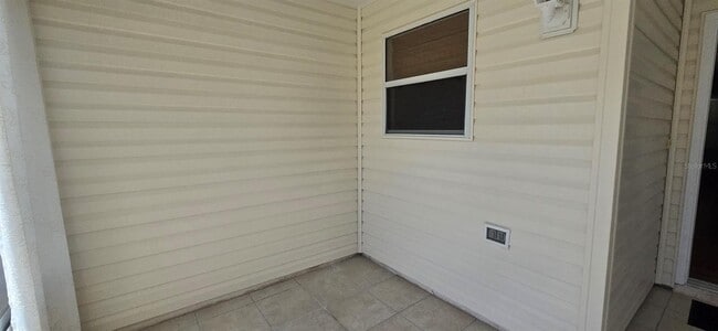 Building Photo - 2419 Southern Oak St