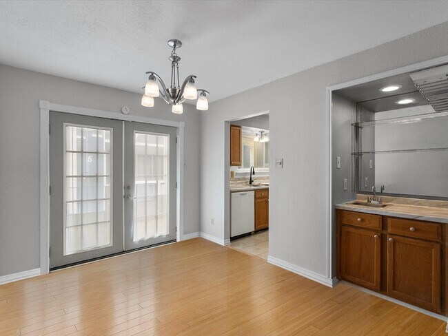 Building Photo - 18515 Egret Bay Blvd