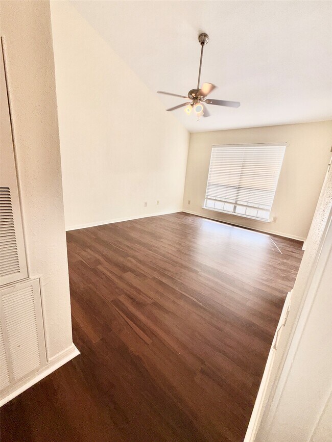 Building Photo - 2121 El Paseo St