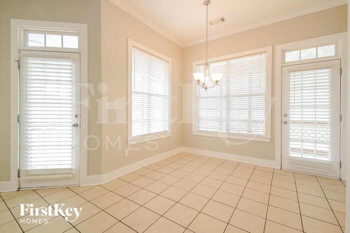Building Photo - 4572 Gibson Dr
