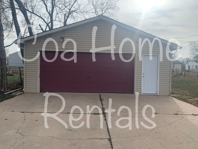 Building Photo - Derby Kansas