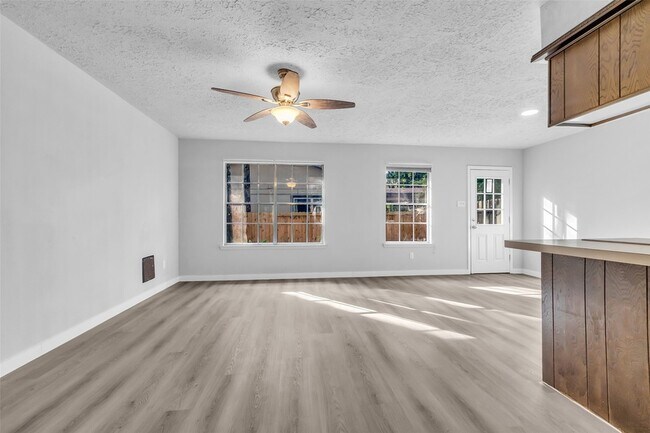 Building Photo - 11829 S Red Cedar Cir