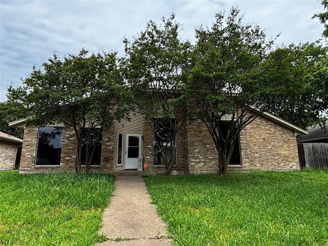 Building Photo - 1501 Starshadow Dr