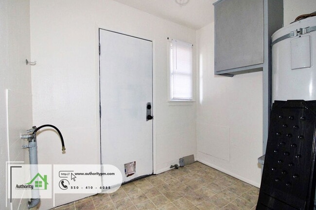 Building Photo - 2970 Anita St