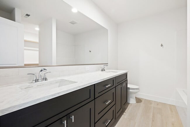 Building Photo - 1162 S Underwood Pl