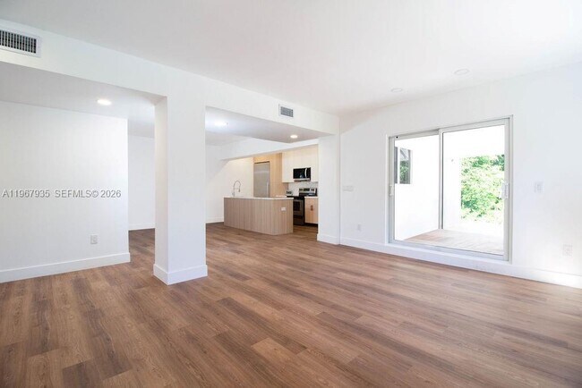 Building Photo - 1255 Jackson St