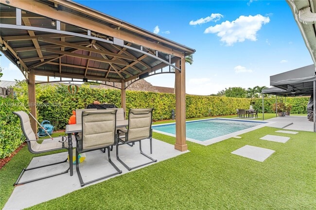 Building Photo - 2385 SW 131st Pl