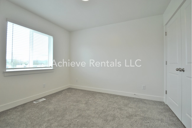 Building Photo - 1219 W 1870 S