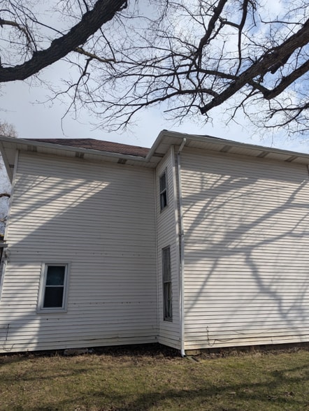 Building Photo - 217 Lincoln Ave