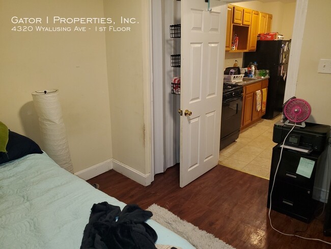 Building Photo - LARGE 1 Bedroom, renovated! FOR RENT!!