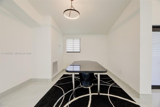 Building Photo - 17101 SW 48th St