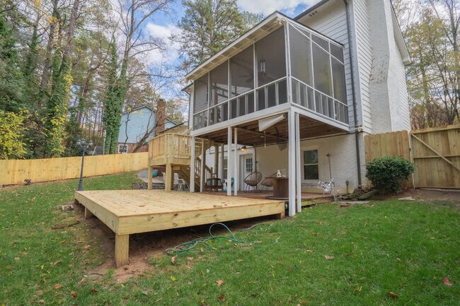 Building Photo - 805 Silver Leaf Pl