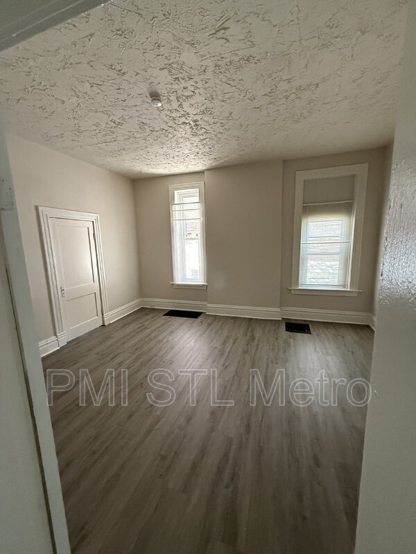 Building Photo - 4037-4039 Enright Ave