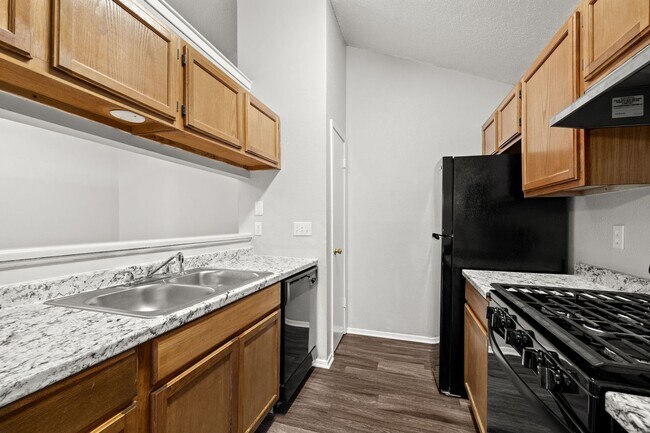 Building Photo - CV-AUS12130 Thompkins