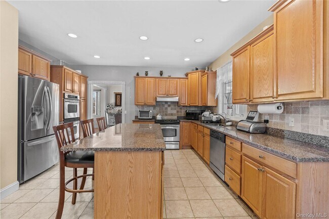 Building Photo - 17 Waring Dr