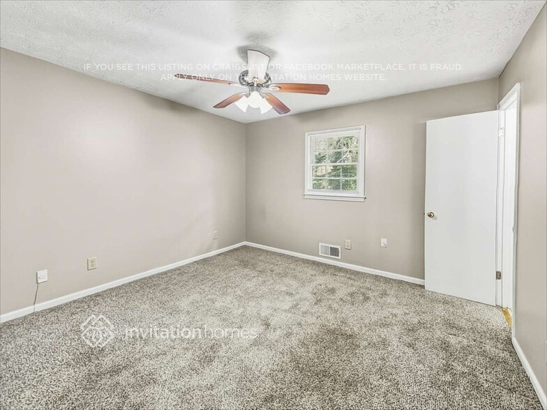 Building Photo - 4412 Bryant Dr SW