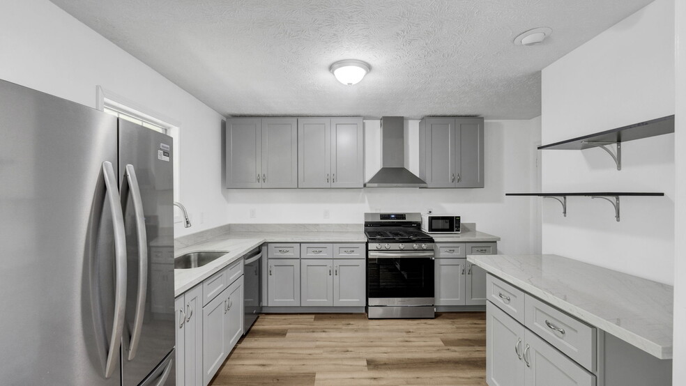 Building Photo - 4433 Coopers Creek Dr SE