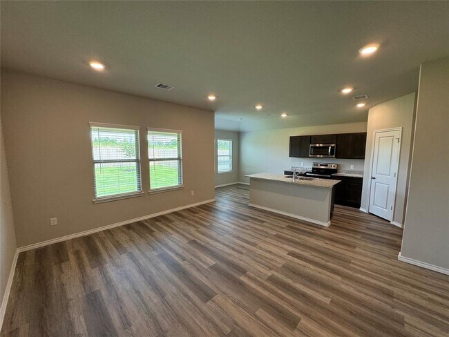 Building Photo - 209 Blanco Dr