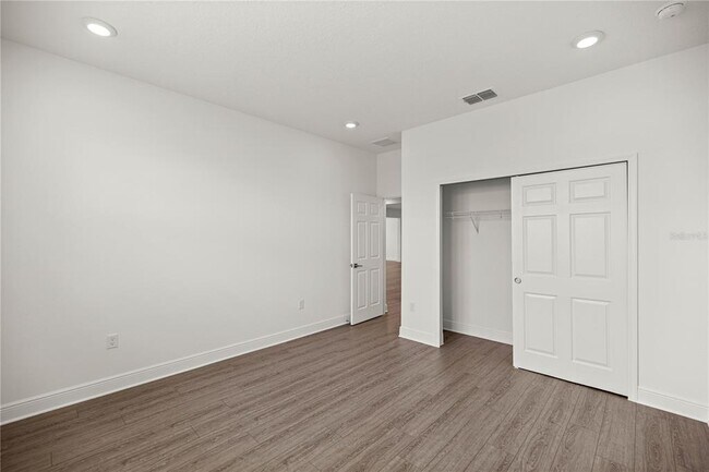Building Photo - 5711 SW 78th Ave Rd