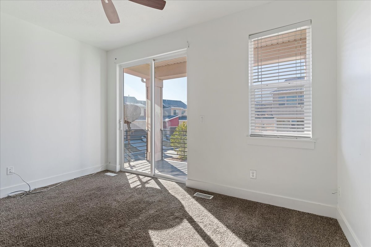 Building Photo - 2333 S Long Dr