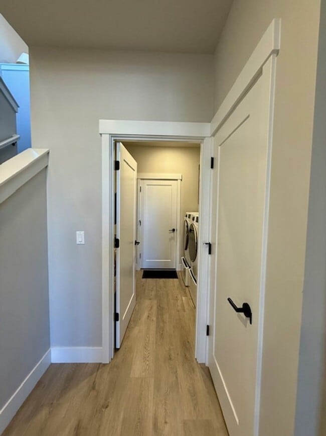 Building Photo - Beautiful Easton 3 Bedroom Home | Primary Suite on Main | Loft + A/C | Community Pools & Amenities