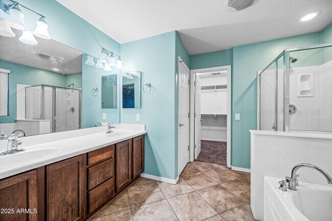 Building Photo - 2236 W Davis Rd