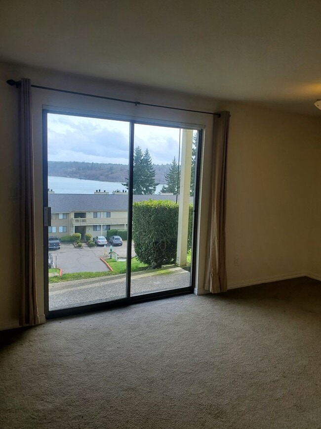 Building Photo - 2 Bedroom Condo At Sunn Fjord Condominiums...
