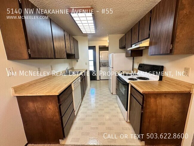 Building Photo - 5140 NW Neakahnie Ave