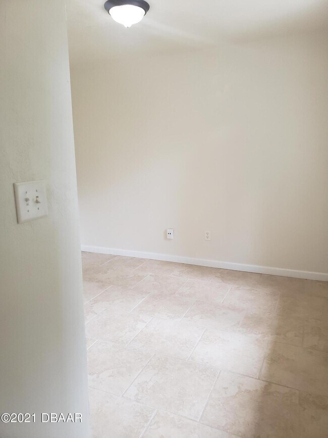 Building Photo - 135 Highland Ave