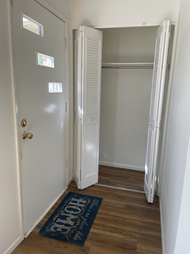 Building Photo - 3915 S Boston St