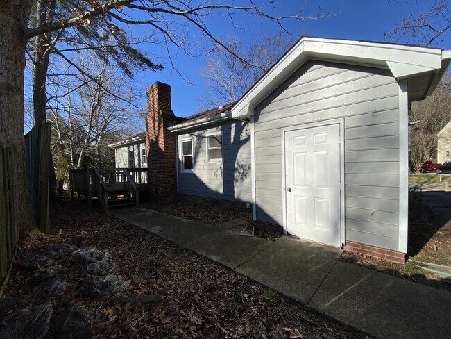 Building Photo - 3600 Ladywood Ct