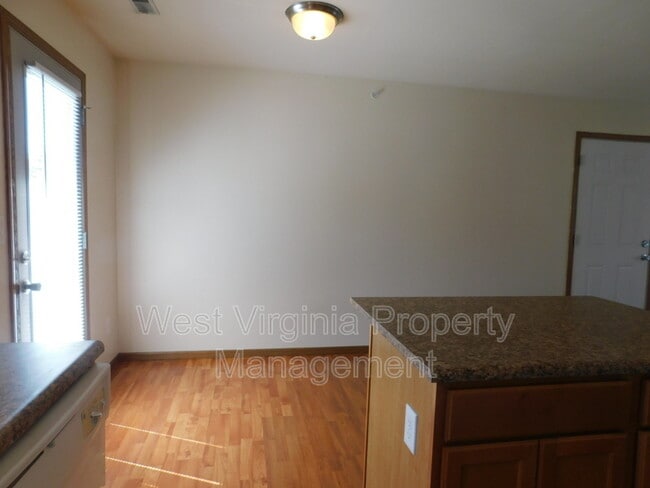 Building Photo - 212 Cardinal Wy