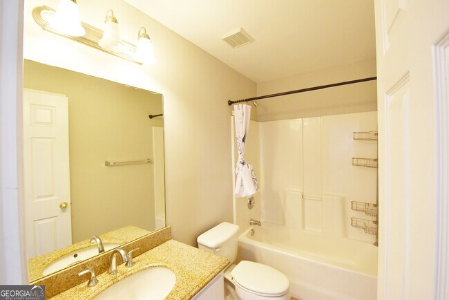 Building Photo - 208 Turnbridge Cir