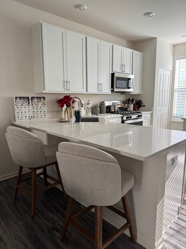 Building Photo - 1654 Bentz Way