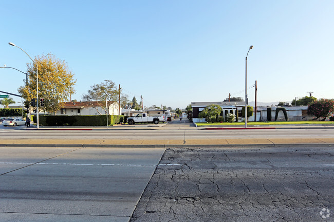 Building Photo - Hacienda Mobile Home Park