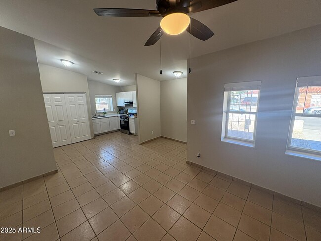 Building Photo - 1062 N 27th St