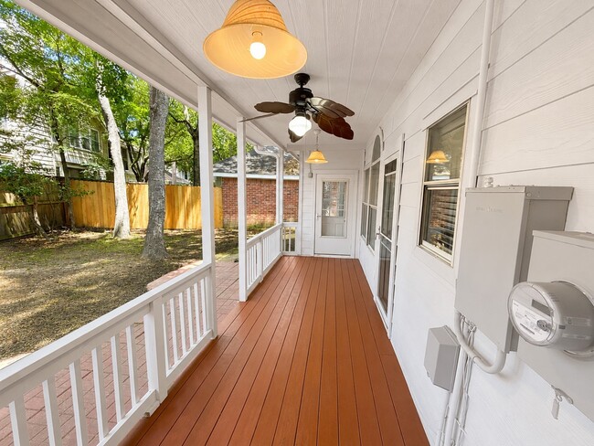 Building Photo - 22 Cypress Bayou Ct