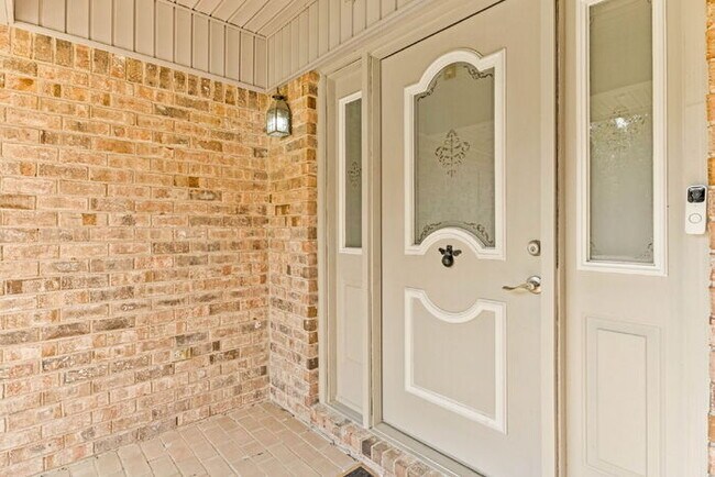 Building Photo - AVAILABLE NOW – $3,000/MONTH – ALL UTILITIES + LAWN SERVICE + POOL SERVICE INCLUDED!