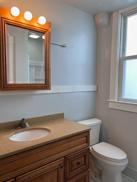 Building Photo - 500 N Institute Pl