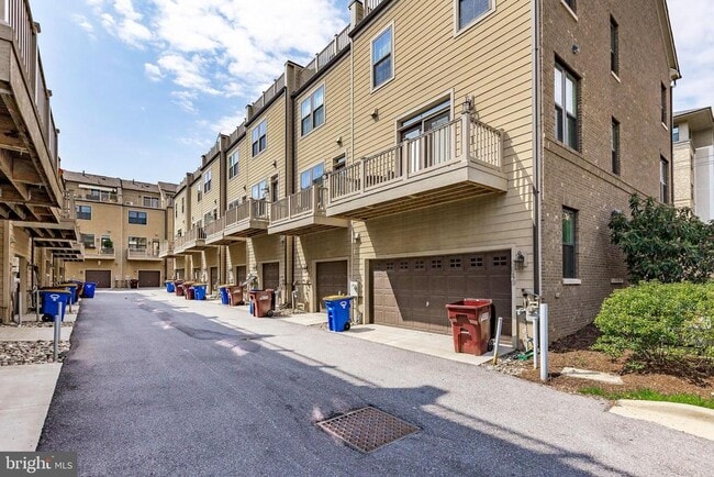 Building Photo - 6645 Rhode Island Ave