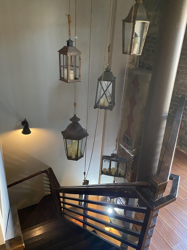 Building Photo - 403 S Gay St